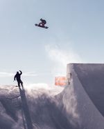 Snowboarder MBM - Sven Thorgren - FS 12 Melon