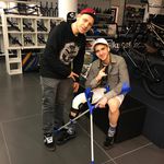 Obwohl er wochenlang auf Krücken unterwegs weg, schaute Miguel Franzem während seiner Verletzungspause regelmäßig im kunstform BMX Shop vorbei