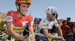 Der Kampf um den Weltranglisten der UCI WorldTour war in diesem Jahr ein Zweikampf zwischen Contador und Valverde. Vor allem nachdem Quintana verletzungsbedingt ausschied. Die beiden Spanier bei einem kurzen Plausch vor dem Start. (Foto: Sirotti)