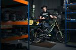 Yeehaaw! "Gas to Flat" Cowboy mit seiner schwarz/grünen Schönheit. Foto: Sam Needham