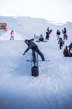 Snowboarder MBM - Unknown - Back Blunt