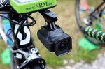 Yates war einer der Fahrer mit einer Shimano Sport Cam am Lenker. Die neue Technik lässt sich nahezu überall am Rad befestigen und könnte eine Revolution bei TV-Übertragungen auslösen. Möglicherweise besteht in Zukunft ein Teil der Bilder im TV aus Onboard-Kameras.