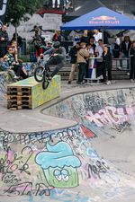 Extra Punkte für die Course Use: Zusätzlich zu den Obstacles im Streetbereich, haben wir in diesem Jahr auch noch eine Subbox am Rande des Bowls platziert, die von Tobias Freigang während seines Runs ausgiebig genutzt wurde