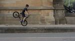 Guy Scroggie ist zwar noch zu klein für ein 20"-Rad, geht aber trotzdem schon ab wie ein Großer. Check das Video des 13jährigen Nachwuchsrippers aus Glasgow.