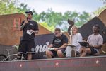Your tax dollars at work: Die Jury war auf einem Judginglehrgang in Magdeburg frisch durchgeschult worden