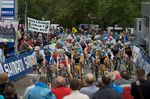 Die Starts beim Cyclo-Cross sind schnell und hektisch. Zwar wird man aufgrund eines besonders guten Auftaktes noch kein Rennen gewinnen, verläuft der Start aber schlecht, könnten die Chancen auf den Sieg schon recht früh dahin sein. (Foto: Balint Hamvas)
