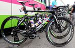 2013 gewann Rui Costa sensationell die Tour de Swiss, zwei Etappen der Tour de France und natürlich den Weltmeistertitel. Logischerweise spendierte Merida dem Weltmeister auf der Tour de France 2014 eine in Regenbogenfarben gehüllte Maschine.