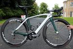 Mark Cavendish startete als einer der großen Favoriten in die Tour 2014. Er schied allerdings sehr früh nach einem Sturz aus. Dadurch kam sein S-Works Venge nicht mehr zum Einsatz.