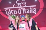 Gianluca Brambilla fuhr das Zeitfahren in rosa und behielt das Maglia Rosa fur einen weiteren Tag. Foto: Sirotti