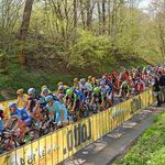 Das Profi-Peloton erstrahlt auch dieses Jahr wieder in den verschiedensten Farben. (Foto: Sirotti)