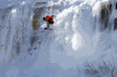 Bild 1: Der Wirth bei St.Christoph     Bild 2: Xavier de la Rue, 10 Meter Eisfall-Drop