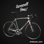 Jens Voigts Bike sieht nicht nur gut aus. Es kann sich auch technisch sehen lassen. Es ist mit der Shimano Dura-Ace Di2-Gruppe, Bontrager Aeolus 3-Laufrädern und Bontrager Finishing Kit ausgestattet.