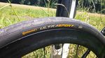 Die 32 mm Continental Ultra Sport Bereifung lässt das Eddy Merckx Strasbourg 71 nicht nur super rollen, sie sorgt auch für ein extrem komfortables Fahrgefühl.