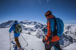 Auch für Skitouren eignet sich der Lawinenrucksack bestens. (photo: Andreas Vigl, rider: Matthias Haunholder, Matthias Mayr)