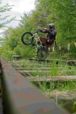 Der Sauerland-Radring verläuft teils entlang einer ehemaligen Eisenbahntrasse und die entsprechende Deko lässt sich gut anderweitig nutzen