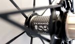 Die Racing Zero Carbon und Racing Zero Nite nutzen Fulcrums USB-Keramik-Lager.