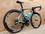 Gianni Meersmans Specialized S-Works Venge. OPQS-Fahrer haben die Wahl zwischen drei Specialized-Modellen. Ein Bike für jede Anforderung. Das aerodynamische Venge, das superleichte Tarmac und das Roubaix für Kopfsteinpflaster.
