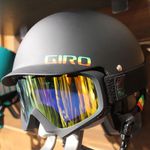 giro_surface_helmet_station_goggle