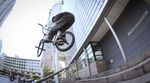 Eidgenossen auf Reisen: Für ihr diesjähriges Teamvideo hat sich die Crew von Nuts & Bolts auf den Straßen von Rotterdam rumgetrieben.