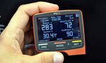 SRM PowerControl 8 - hier in der Ansicht mit invertiertem Display - helle Schrift auf dunklem Grund.