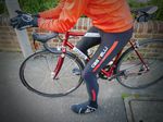 Trägerhosen sollen den Sportler warm und trocken durch den Winter bringen.