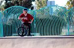 Wie man am Skateparkzaun unschwer erkennen kann, ist dieses Foto von Felix im sonnigen Kaifornien enstanden