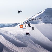 Snowboarder MBM - Fridge - FS 3 Indy - Landscape