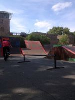 Chefwaxflatrail und dezentes -branding im Skatepark an der Darmstädter Stadtmauer